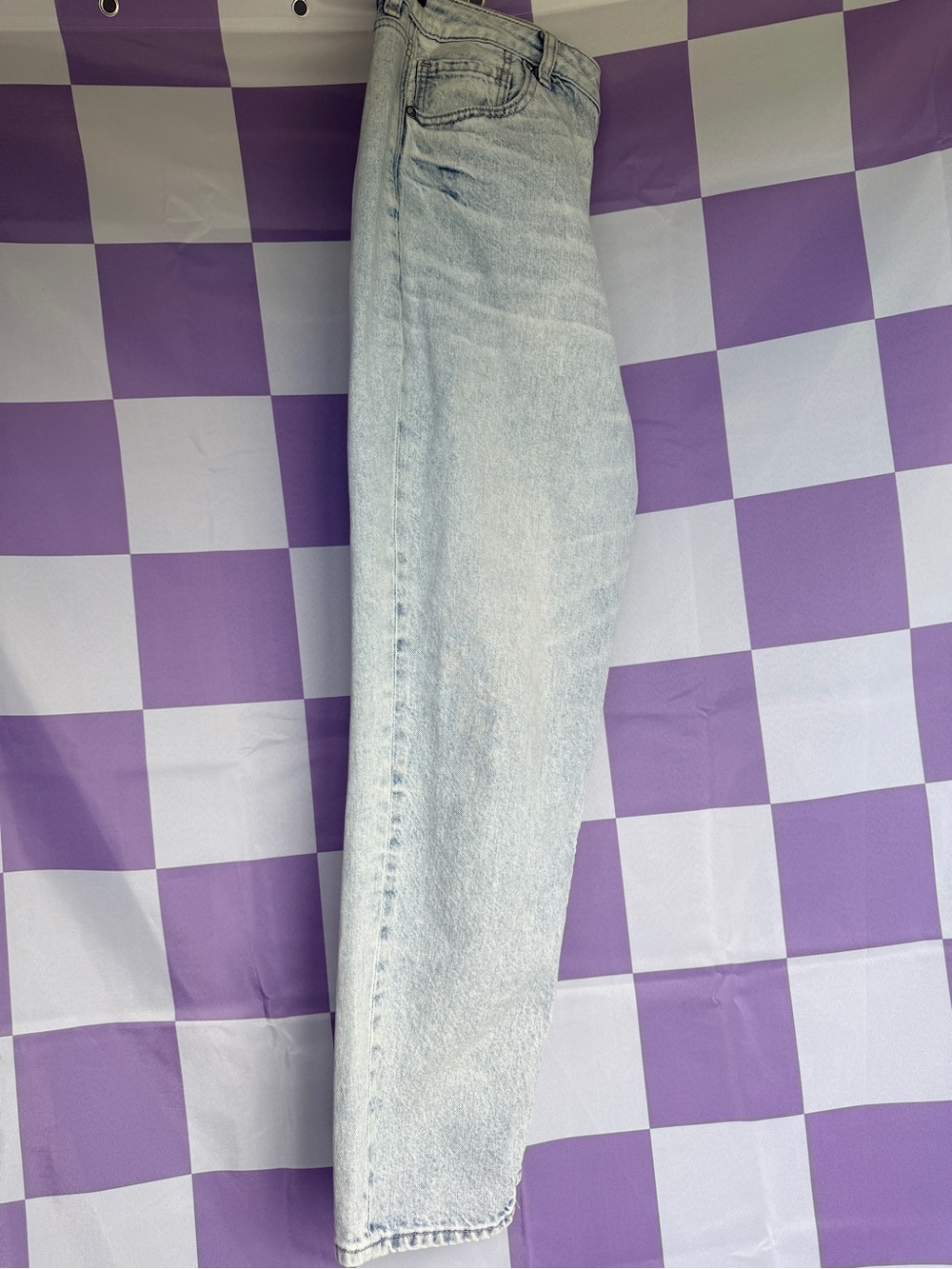 American Eagle Light Wash Women’s Straight-Leg Jeans